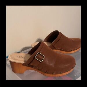Mia leather clogs size 9